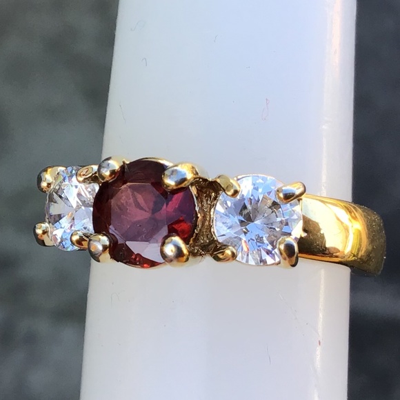 Sparkling Vintage Garnet Sterling Silver Ring with Gold Plate Size 6 1/2 - Picture 5 of 14